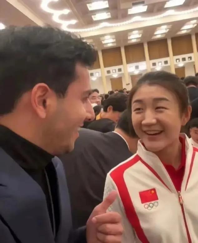 新闻联播直播回放，记录时代之声，今晚19点的播报回顾
