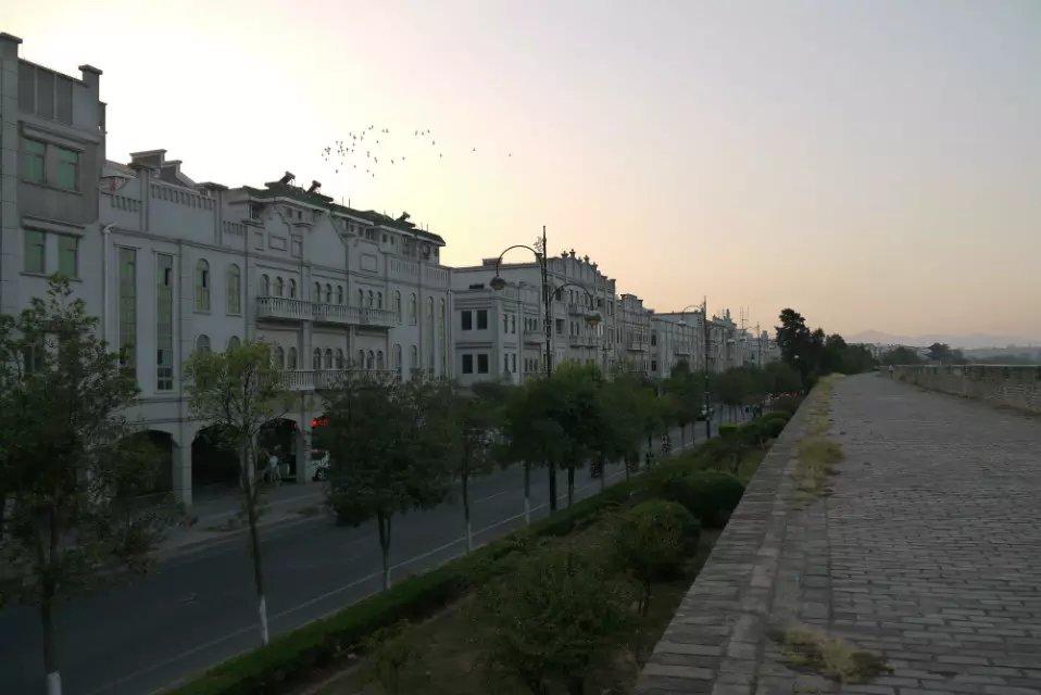 迷你世界最新版，自然美景探险之旅，探寻内心的宁静与平和