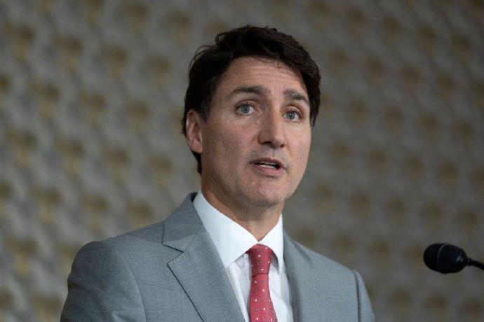 加拿大总理回应党内挑战，坚定留任，科技领航智能新时代