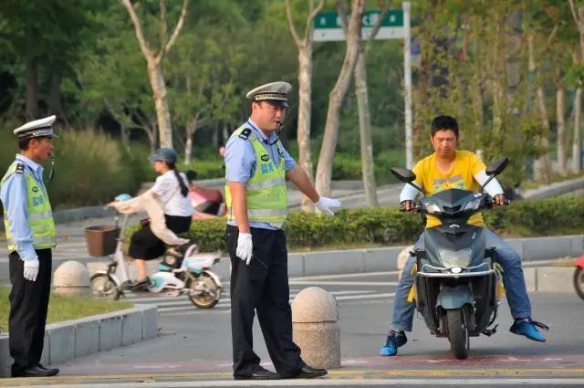 68岁司机与交警发生肢体冲突后身亡