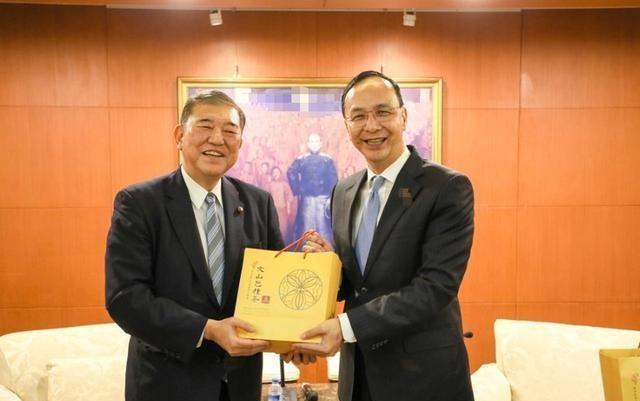 石破茂：找到解决日中关系问题线索