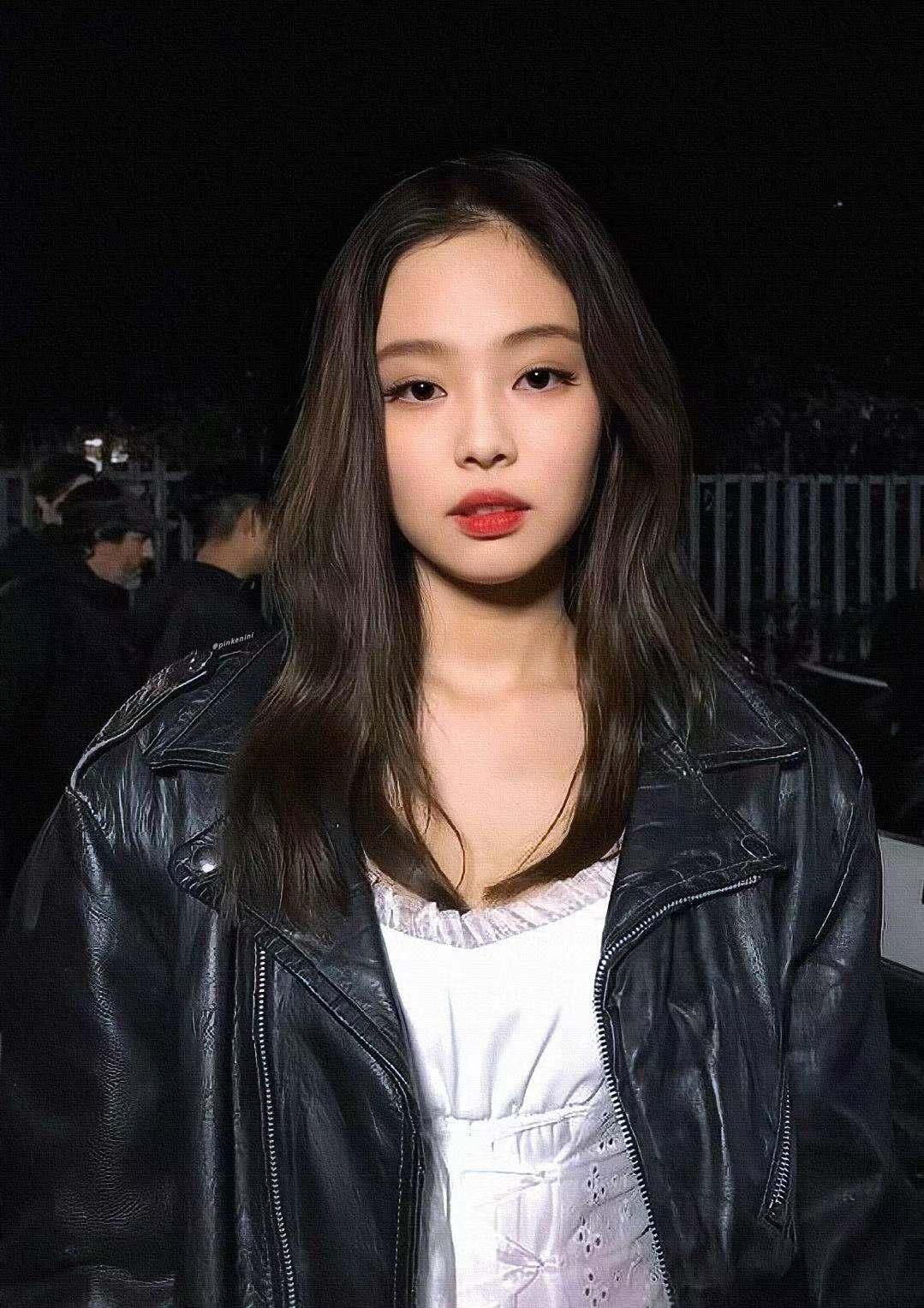 Jennie推特被封背后的虚拟世界意外与真挚友情揭秘