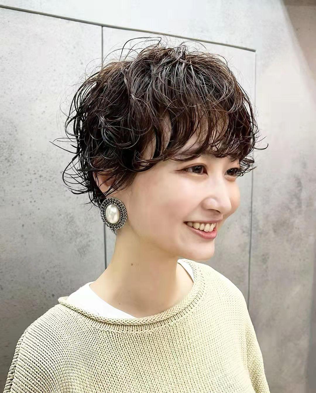 女人短发最新发型，时尚魅力新高度！