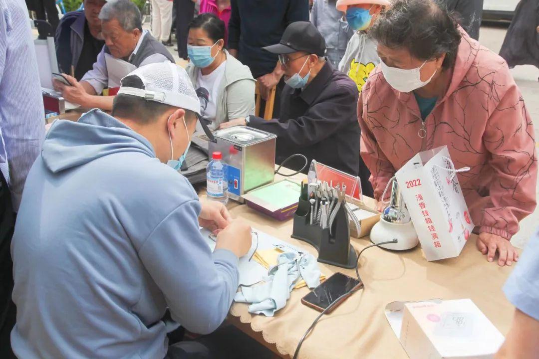 最新社保政策下的独特小巷时光