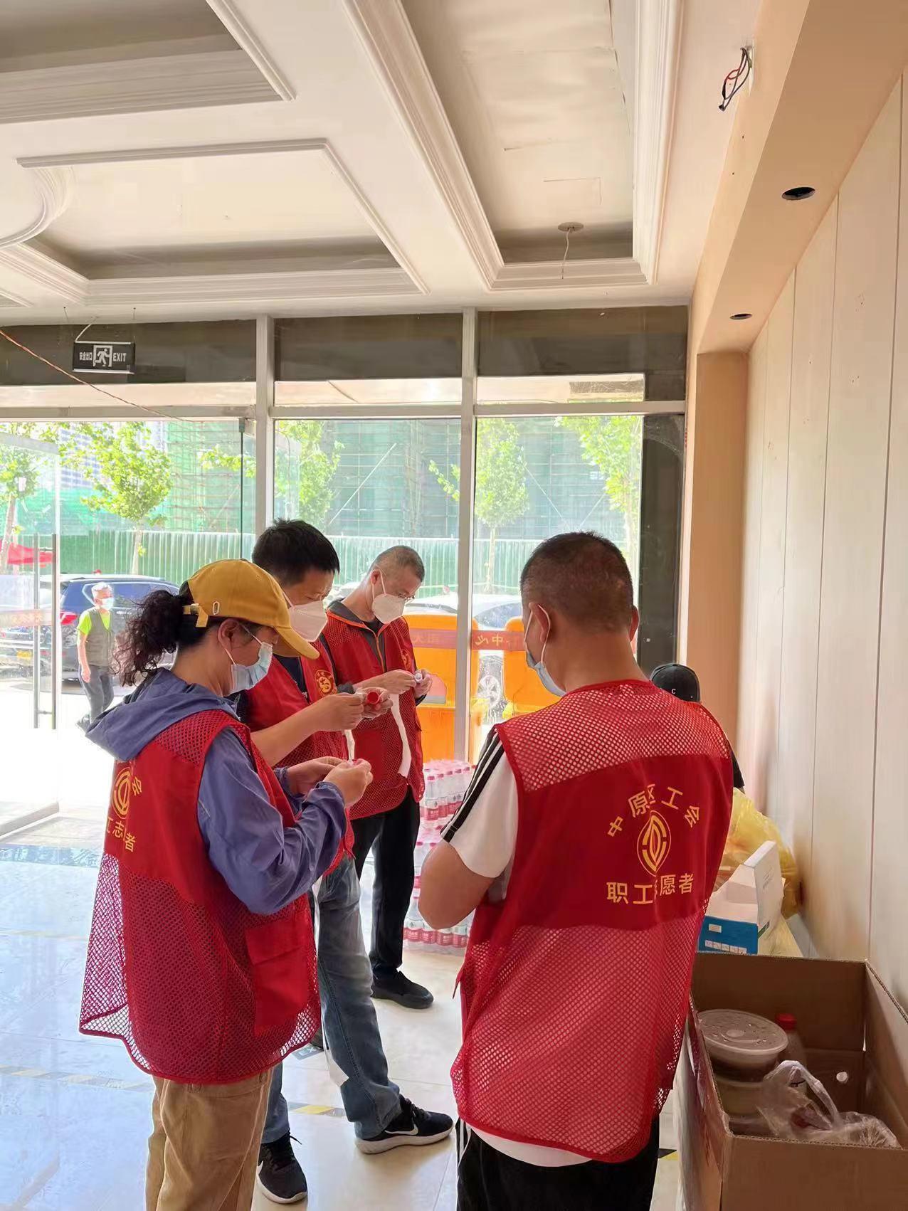 中国最新人口的小日常故事，温情与友情的交织