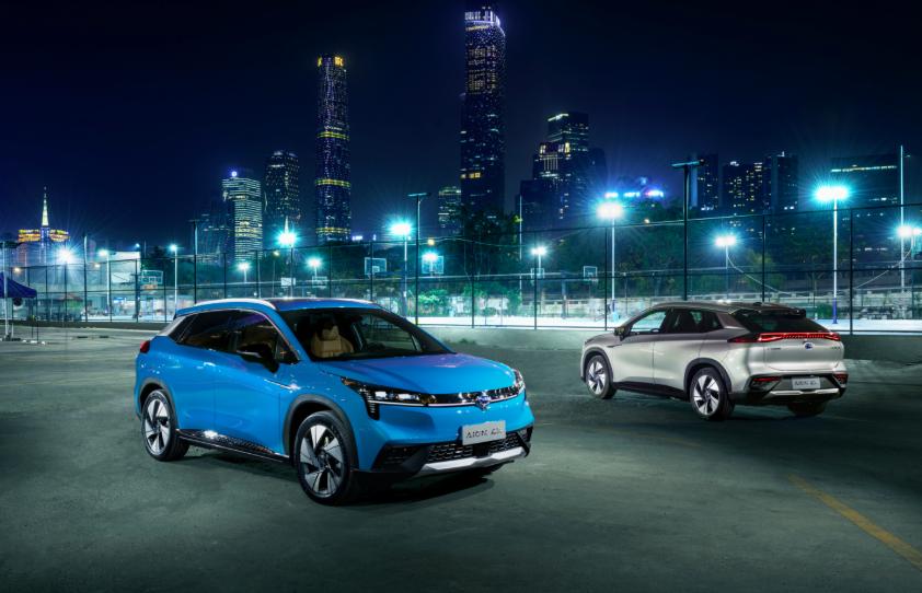 最新款靓车，科技之光，未来驾驭之旅