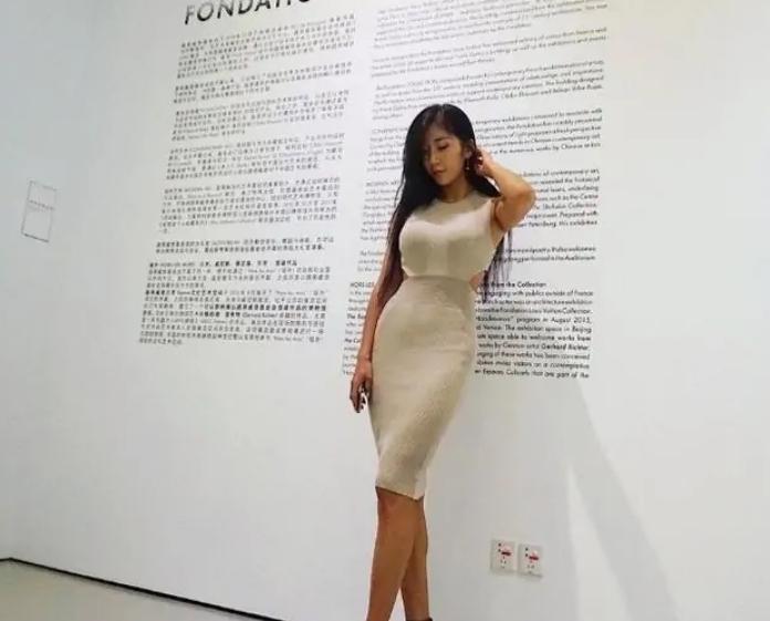 姜黎明健美比赛视频，小巷深处的健美秘境与特色小店探索