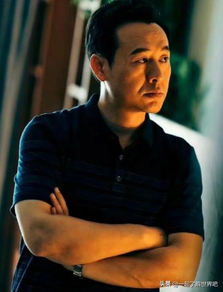 姓扬的明星引领科技潮流，全新高科技产品亮相引发瞩目