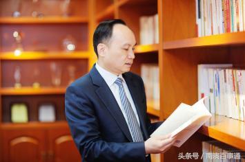 最新小本生意，友情、梦想与家的温馨日常之旅