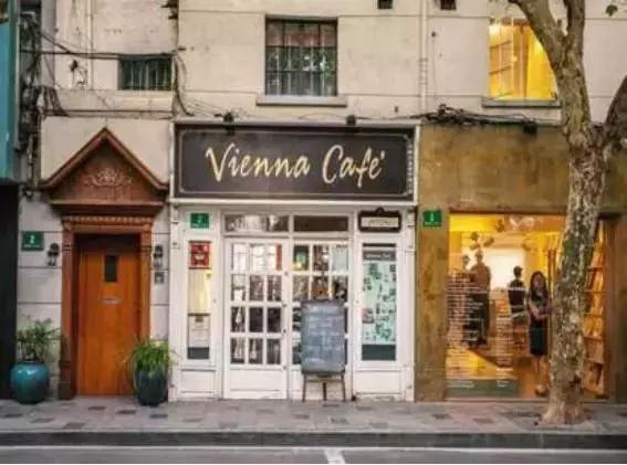 平遥小巷深处的隐藏版特色小店惊艳亮相，最新新闻报道