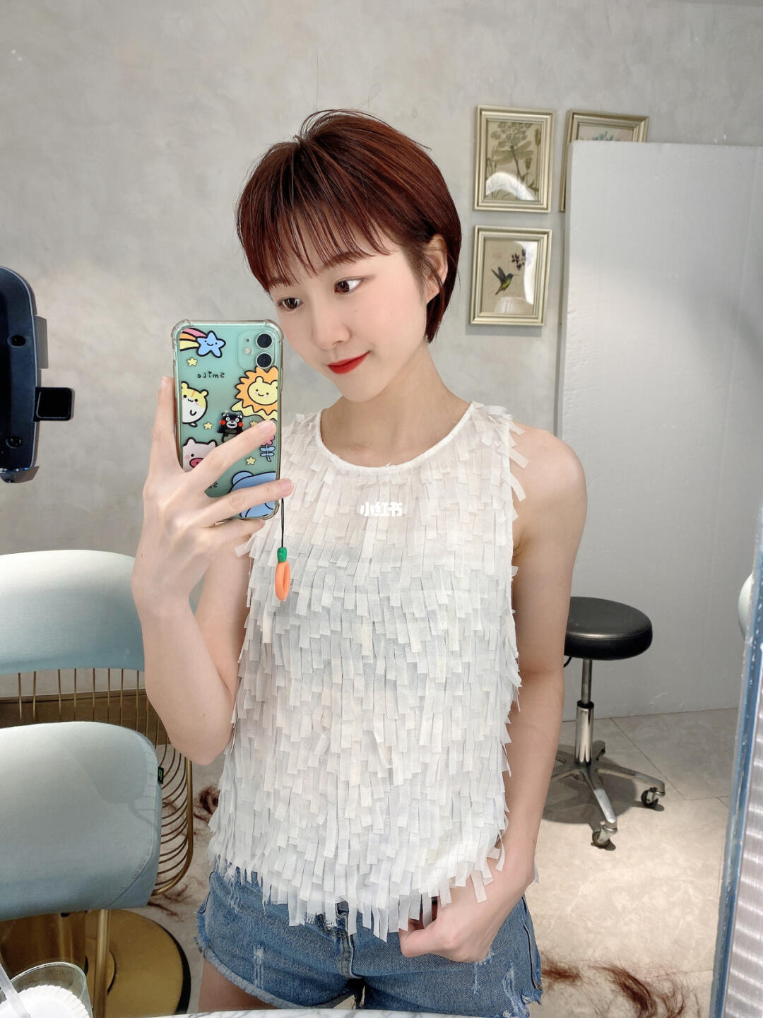 最新短发女生必备高科技产品，开启未来生活新篇章