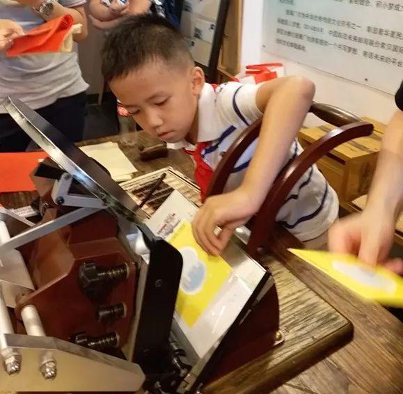 海峡两岸最新期，变化中的学习之旅，自信与成就感的源泉，探索两岸发展之路